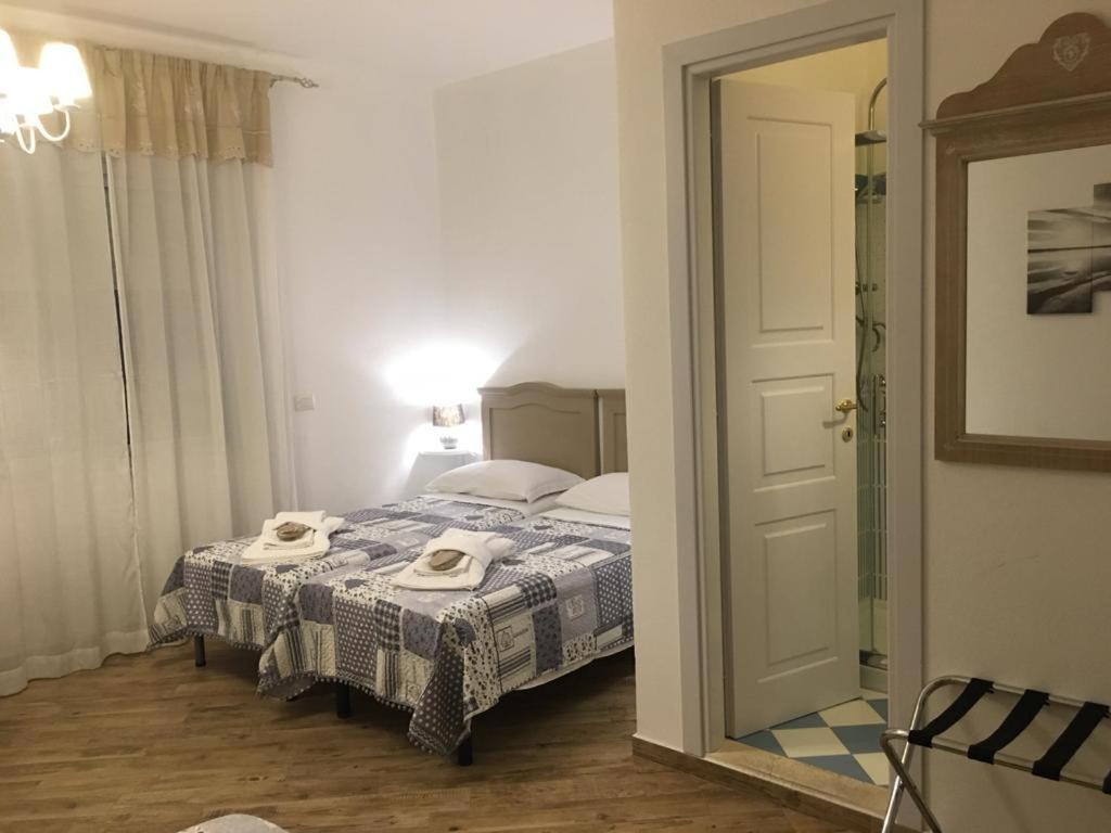 City Garden Guest House Olbia Buitenkant foto
