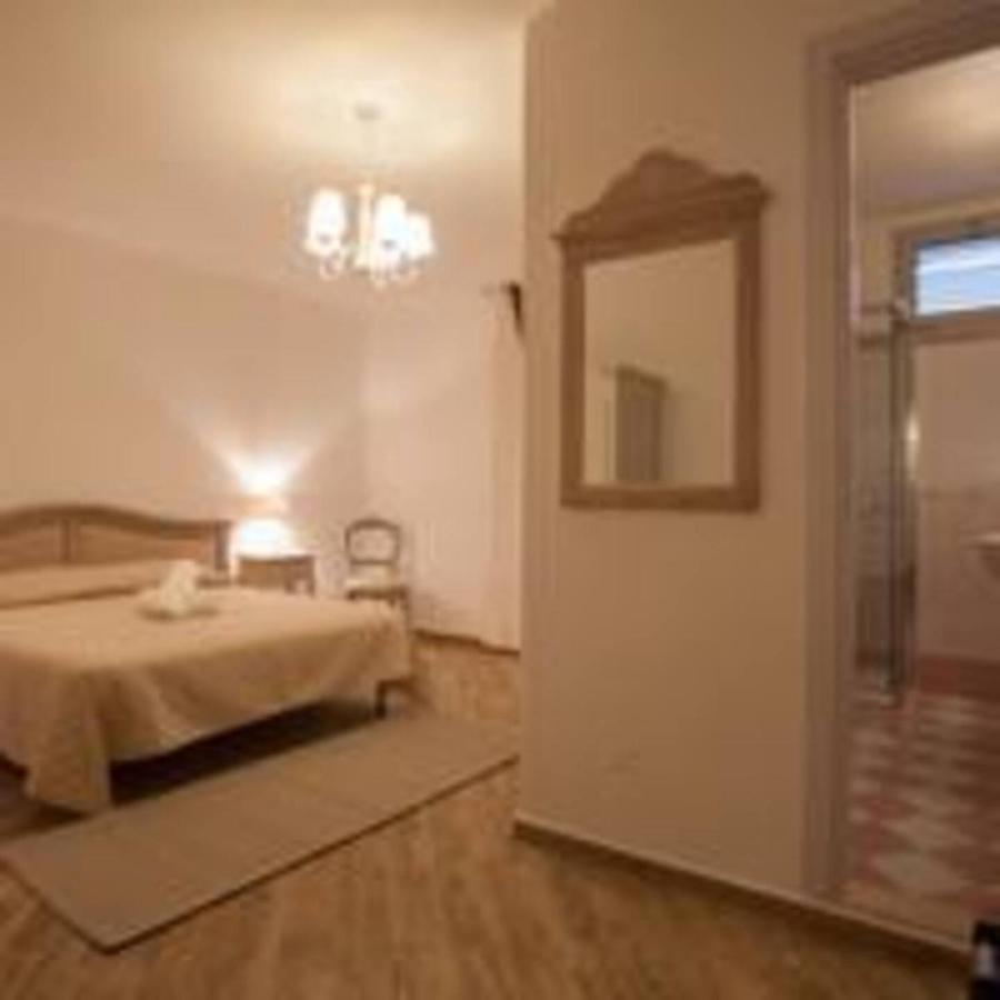 City Garden Guest House Olbia Buitenkant foto